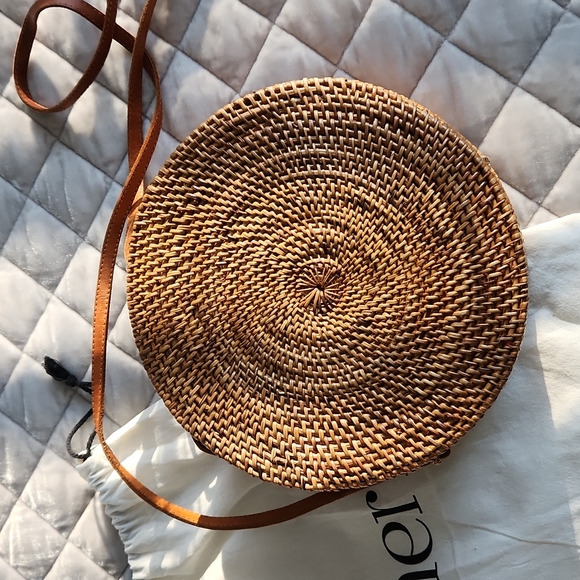 Amerii Woven Cross-Body Bag - Picture 6 of 8